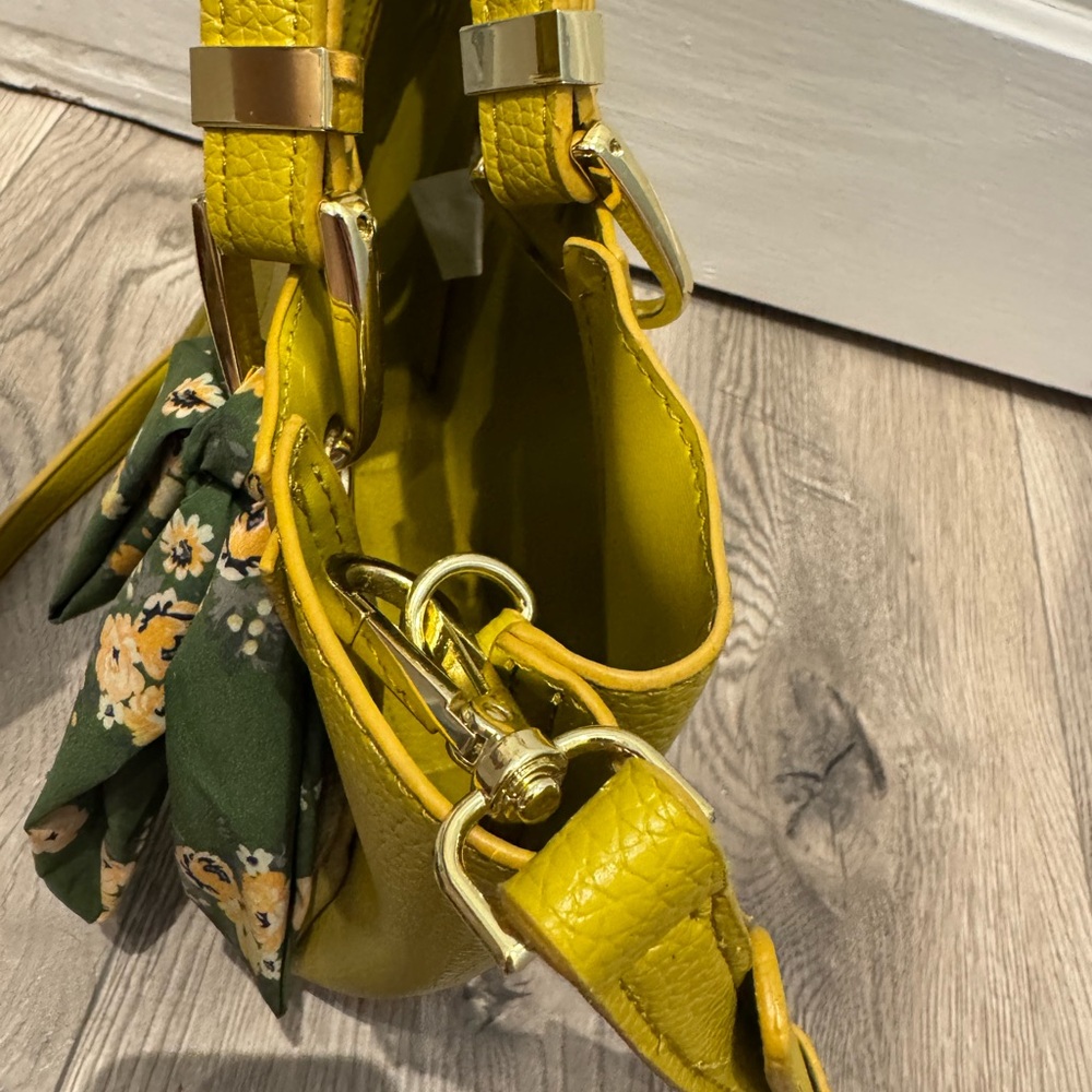 Steve Madden Mustard Tote with Floral Accent - Picture 7 of 9